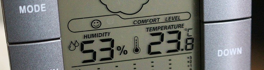 Measure humidity and temperature in your rooms and calculate the dew point with our useful infograph