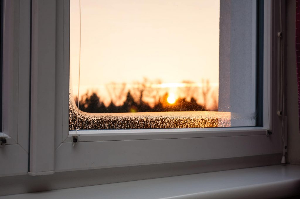 Kondenswasser am Fenster: Tipps & Folgen